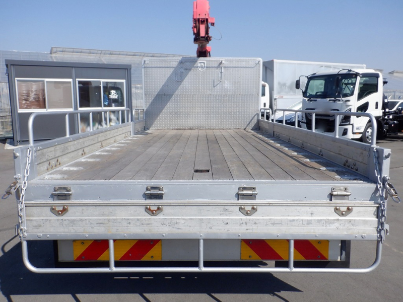 3.15t超ロング ユニック3段クレーン ラジコン リアジャッキ|中古トラックの販売・買取・査定のアイナビ