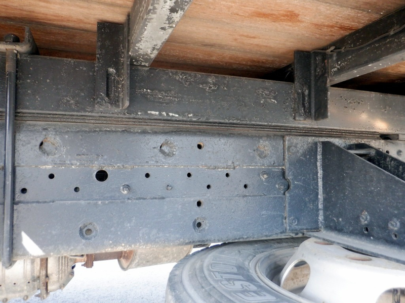 3.15t超ロング ユニック3段クレーン ラジコン リアジャッキ|中古トラックの販売・買取・査定のアイナビ