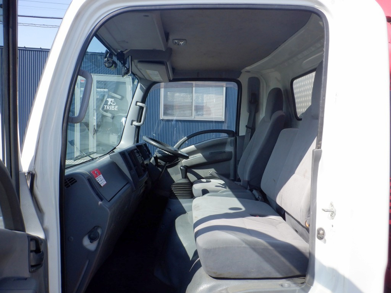 3.15t超ロング ユニック3段クレーン ラジコン リアジャッキ|中古トラックの販売・買取・査定のアイナビ