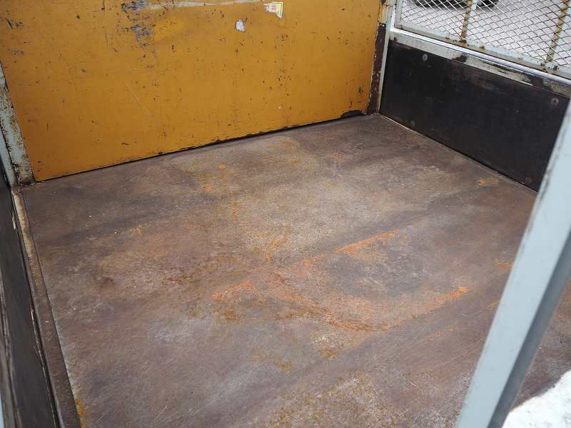 三菱ふそうキャンター標準柵付平ボディ積載2t|中古トラックの販売・買取・査定のアイナビ