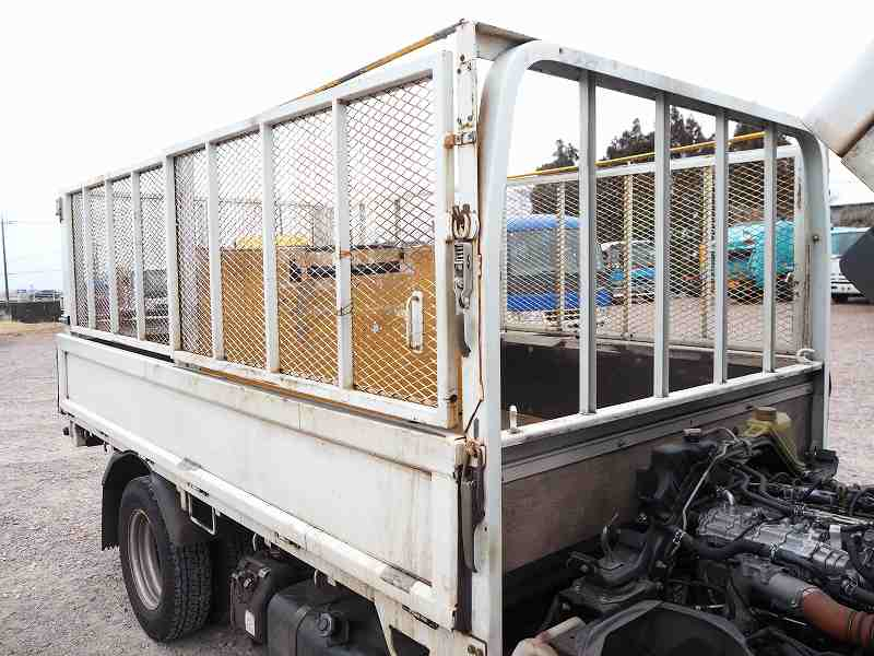 三菱ふそうキャンター標準柵付平ボディ積載2t|中古トラックの販売・買取・査定のアイナビ