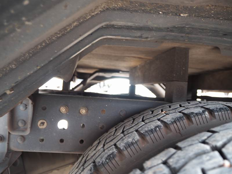 三菱ふそうキャンター標準柵付平ボディ積載2t|中古トラックの販売・買取・査定のアイナビ