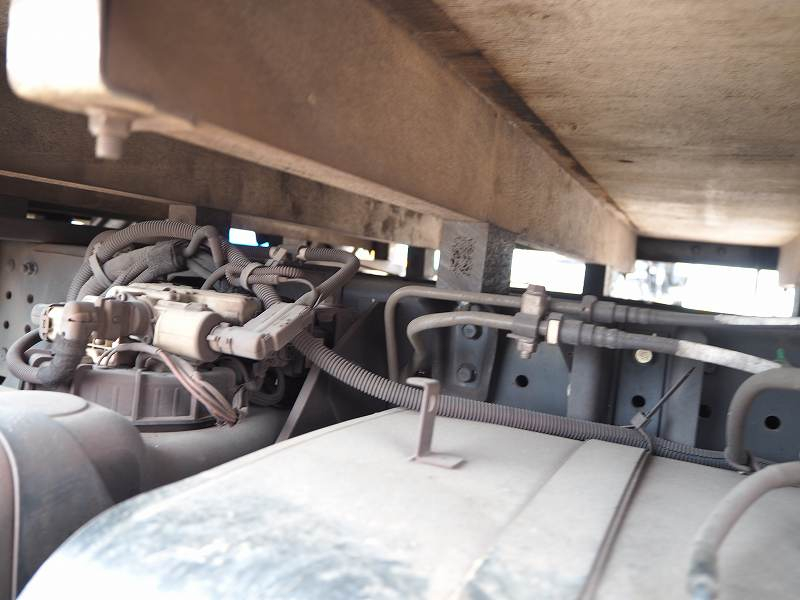 三菱ふそうキャンター標準柵付平ボディ積載2t|中古トラックの販売・買取・査定のアイナビ