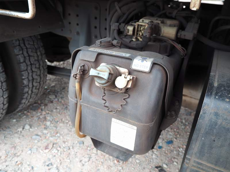 三菱ふそうキャンター標準柵付平ボディ積載2t|中古トラックの販売・買取・査定のアイナビ