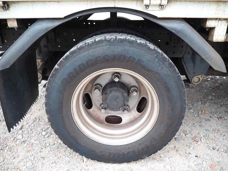 三菱ふそうキャンター標準柵付平ボディ積載2t|中古トラックの販売・買取・査定のアイナビ