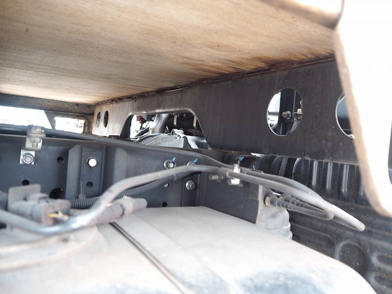 三菱ふそうキャンター標準柵付平ボディ積載2t|中古トラックの販売・買取・査定のアイナビ