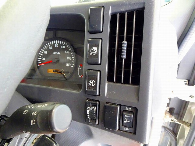 エルフ1.7tFFL標準ロングWキャブ/アーム式PG付総重量5t未満|中古トラックの販売・買取・査定のアイナビ