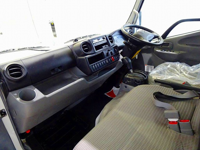 デュトロ2tFJL標準セミロングパネルバン総重量5t未満|中古トラックの販売・買取・査定のアイナビ