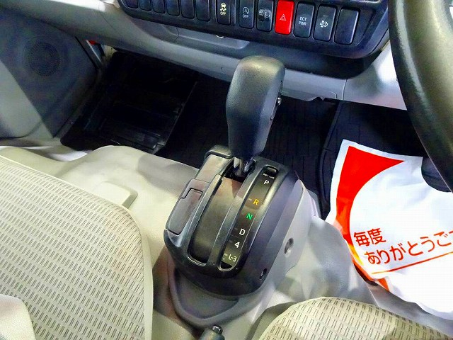 デュトロ2tFJL標準セミロングパネルバン総重量5t未満|中古トラックの販売・買取・査定のアイナビ