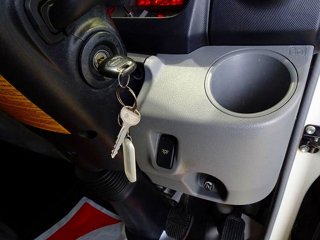 デュトロ2tFJL標準セミロングパネルバン総重量5t未満|中古トラックの販売・買取・査定のアイナビ