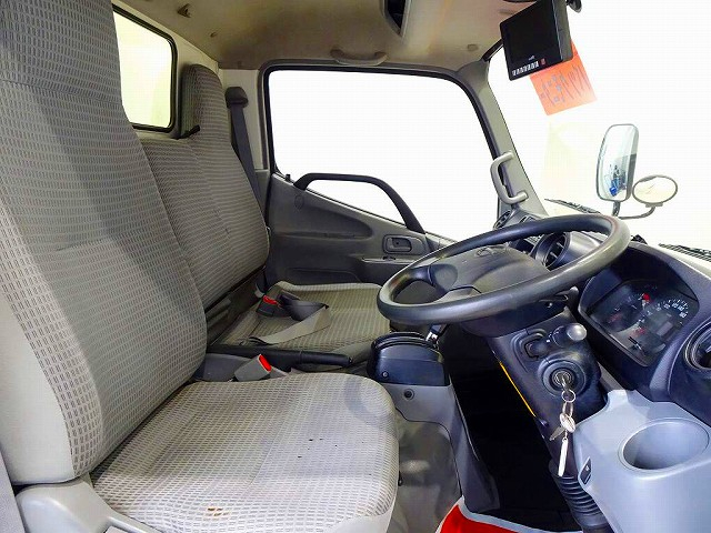 デュトロ2tFJL標準セミロングパネルバン総重量5t未満|中古トラックの販売・買取・査定のアイナビ