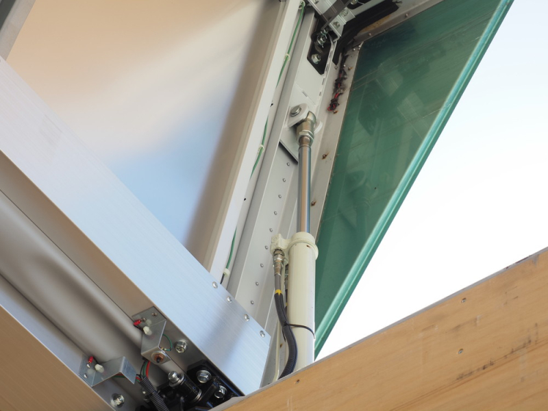 UDトラックス ウイング車 コンドル|中古トラックの販売・買取・査定のアイナビ