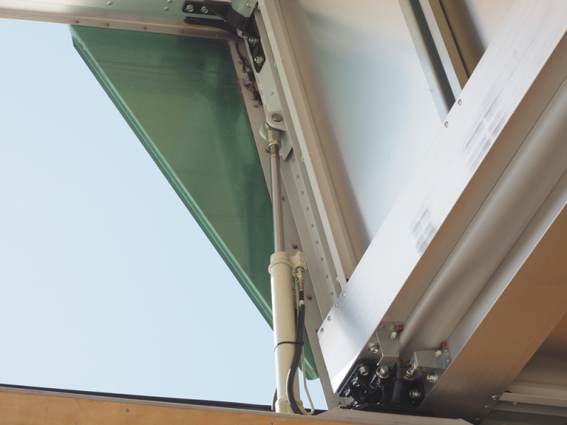 UDトラックス ウイング車 コンドル|中古トラックの販売・買取・査定のアイナビ