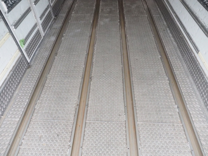 いすゞ 冷凍バン フォワード|中古トラックの販売・買取・査定のアイナビ