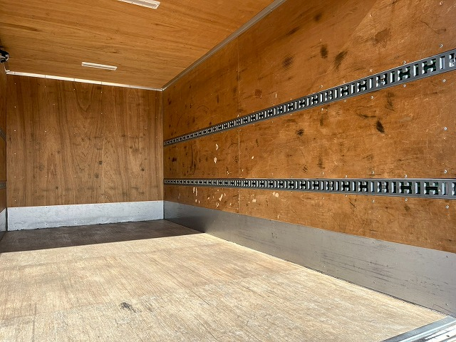 3トン積載★ワイド×ロング★左サイド扉★内高:206cm★5速MT|中古トラックの販売・買取・査定のアイナビ