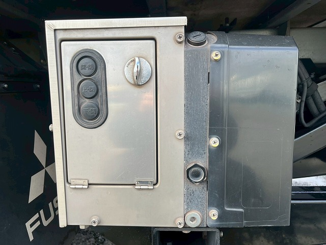 跳上式パワーゲート★標準幅×ロング★車検付!令和8年11月迄|中古トラックの販売・買取・査定のアイナビ