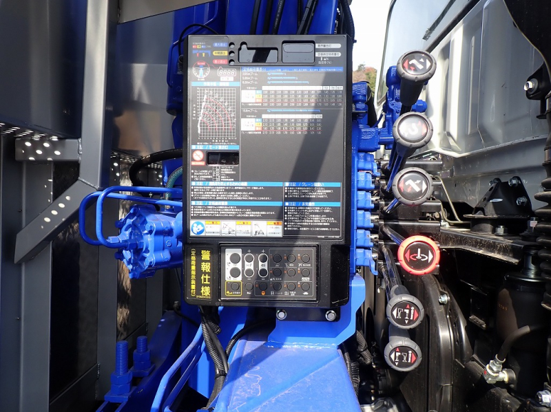 タダノ4段 4軸低床 394PS シフトパイロット あおり5方開|中古トラックの販売・買取・査定のアイナビ