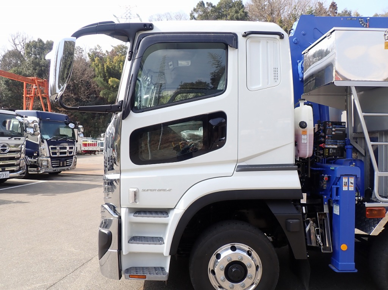 タダノ4段 4軸低床 394PS シフトパイロット あおり5方開|中古トラックの販売・買取・査定のアイナビ