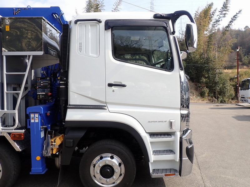 タダノ4段 4軸低床 394PS シフトパイロット あおり5方開|中古トラックの販売・買取・査定のアイナビ