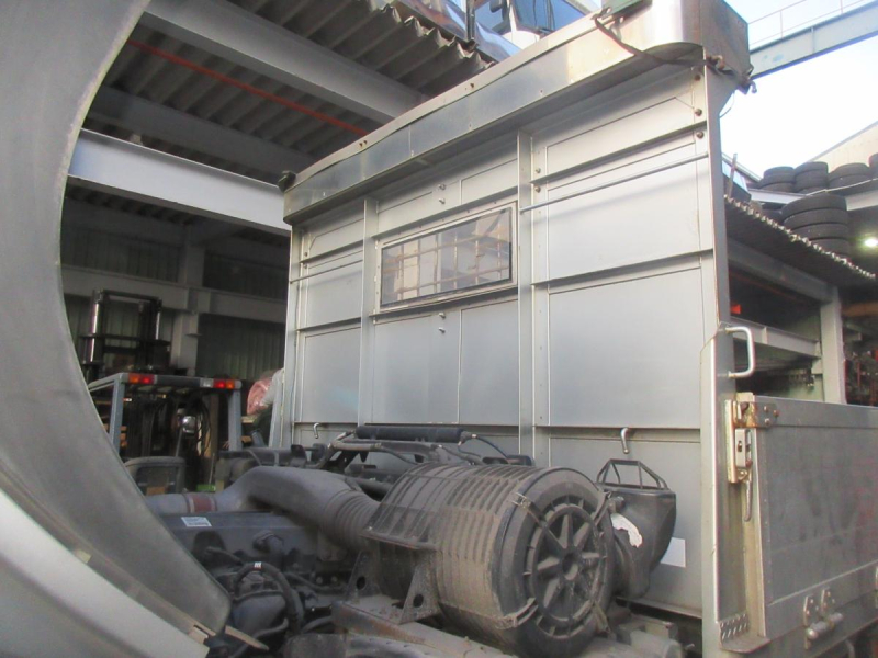 クオン3軸高床リーフサスアルミ平|中古トラックの販売・買取・査定のアイナビ