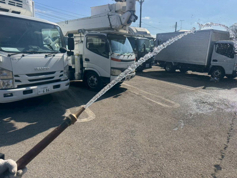 極東開発 最大数量4000L PTO式 前後散水|中古トラックの販売・買取・査定のアイナビ