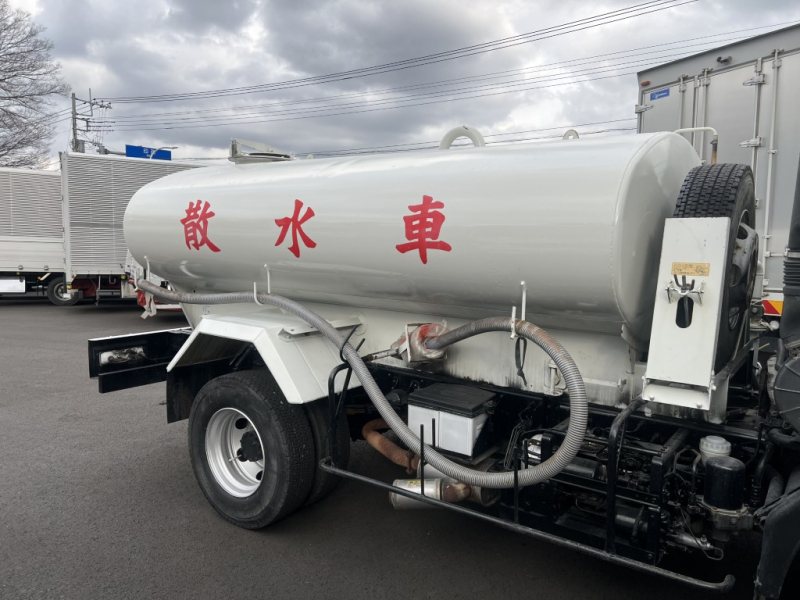 極東開発 最大数量4000L PTO式 前後散水|中古トラックの販売・買取・査定のアイナビ