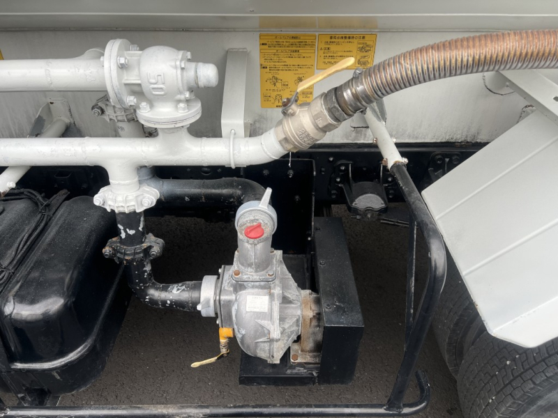 極東開発 最大数量4000L PTO式 前後散水|中古トラックの販売・買取・査定のアイナビ