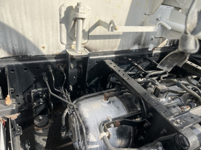 極東開発 最大数量4000L PTO式 前後散水|中古トラックの販売・買取・査定のアイナビ