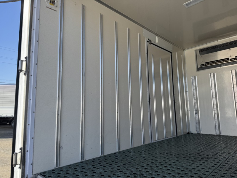 10尺東プレXV22HOC-Q中温設定サイドドア|中古トラックの販売・買取・査定のアイナビ