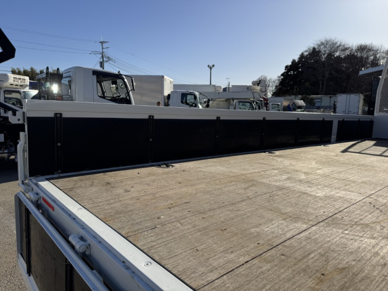 ベッド付2.9t吊4段古河ユニックURG344ラジコン|中古トラックの販売・買取・査定のアイナビ