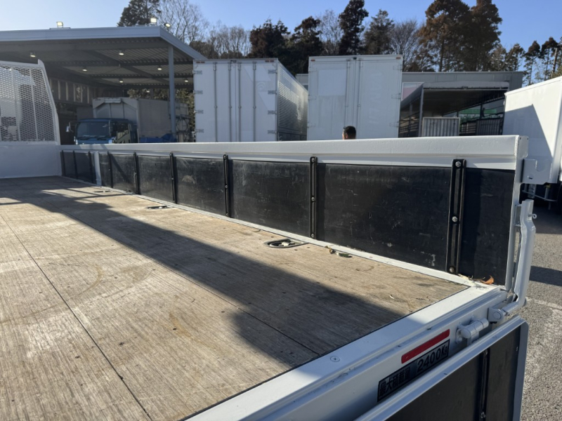 ベッド付2.9t吊4段古河ユニックURG344ラジコン|中古トラックの販売・買取・査定のアイナビ