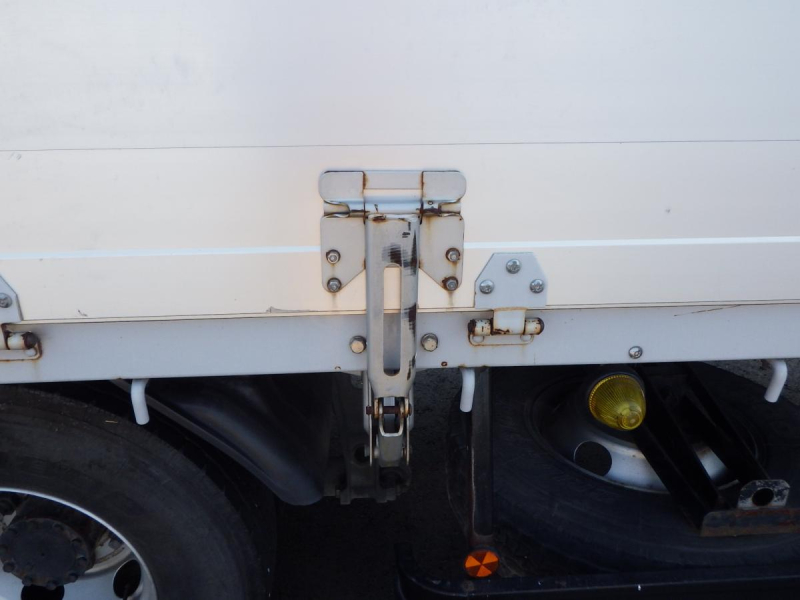 62ワイド アルミ平 後輪エアサス 積載3.3t|中古トラックの販売・買取・査定のアイナビ