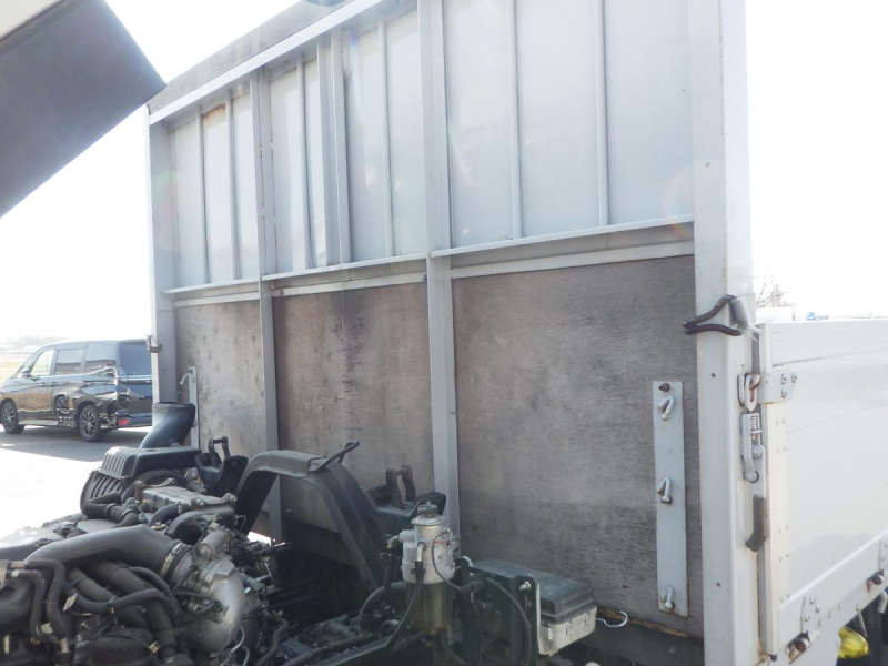 62ワイド アルミ平 後輪エアサス 積載3.3t|中古トラックの販売・買取・査定のアイナビ