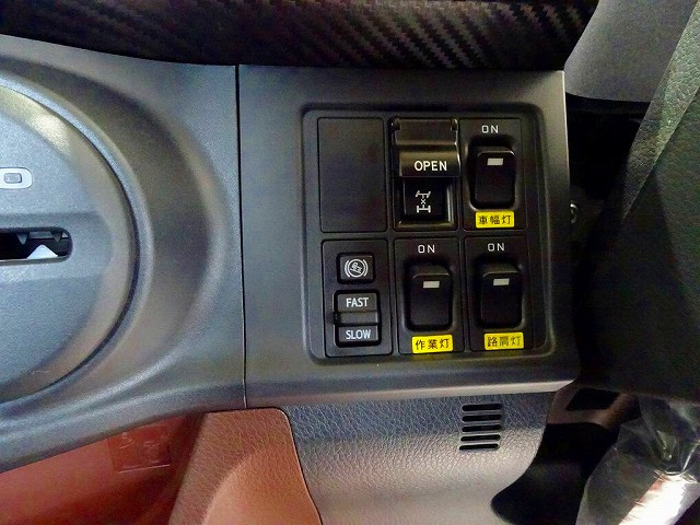 レンジャー5.8t増トン4WD標準ベッド付平ボデー240ps|中古トラックの販売・買取・査定のアイナビ