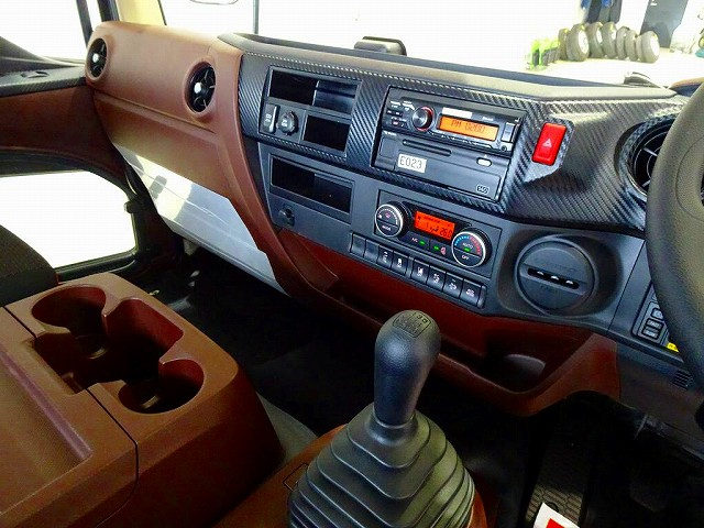 レンジャー5.8t増トン4WD標準ベッド付平ボデー240ps|中古トラックの販売・買取・査定のアイナビ