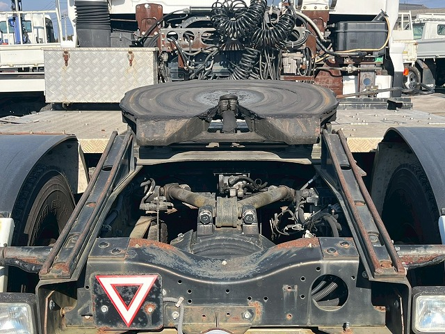 カスタム★ハイルーフ★第5輪11.5トン★ブタ鼻電源コネクター|中古トラックの販売・買取・査定のアイナビ