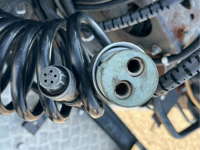 カスタム★ハイルーフ★第5輪11.5トン★ブタ鼻電源コネクター|中古トラックの販売・買取・査定のアイナビ