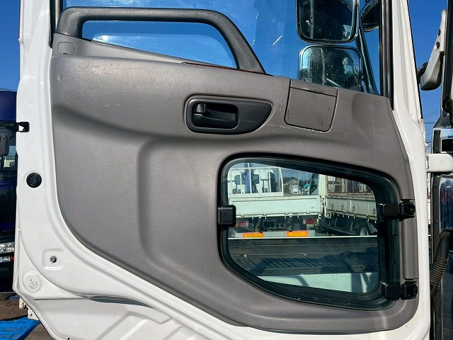 カスタム★ハイルーフ★第5輪11.5トン★ブタ鼻電源コネクター|中古トラックの販売・買取・査定のアイナビ