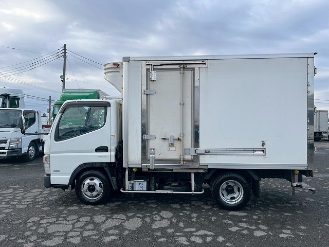 -30℃低温設定★10尺ボディ★左サイド扉★5トン限定・準中型免許|中古トラックの販売・買取・査定のアイナビ