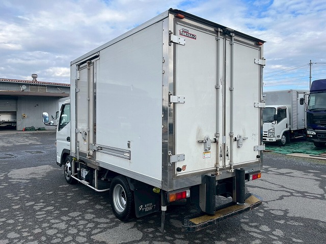 -30℃低温設定★10尺ボディ★左サイド扉★5トン限定・準中型免許|中古トラックの販売・買取・査定のアイナビ