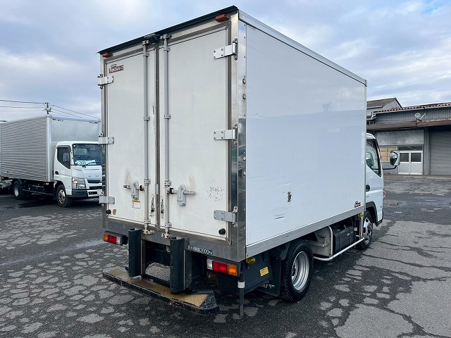 -30℃低温設定★10尺ボディ★左サイド扉★5トン限定・準中型免許|中古トラックの販売・買取・査定のアイナビ