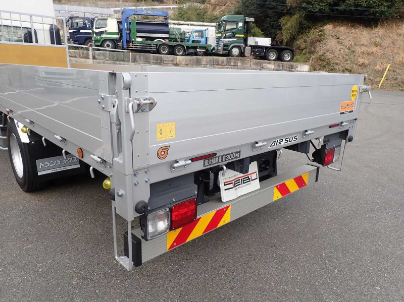 未使用増トンL7200ワイドアルミ平ハイルーフ240PS6速|中古トラックの販売・買取・査定のアイナビ