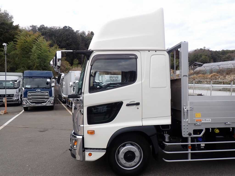未使用増トンL7200ワイドアルミ平ハイルーフ240PS6速|中古トラックの販売・買取・査定のアイナビ