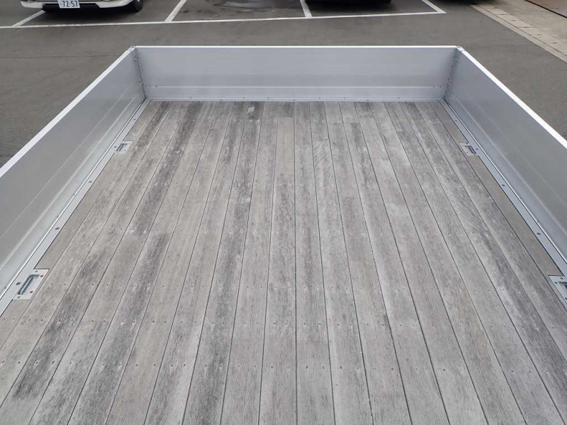 未使用増トンL7200ワイドアルミ平ハイルーフ240PS6速|中古トラックの販売・買取・査定のアイナビ