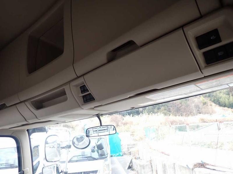 未使用増トンL7200ワイドアルミ平ハイルーフ240PS6速|中古トラックの販売・買取・査定のアイナビ