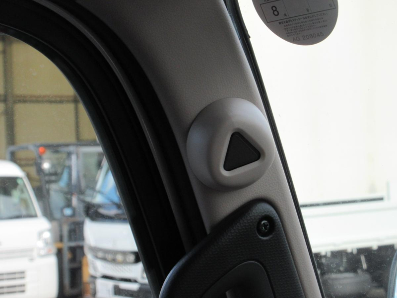 AT Wキャブ 平ボデー 垂直ゲート 積載2トン !!|中古トラックの販売・買取・査定のアイナビ