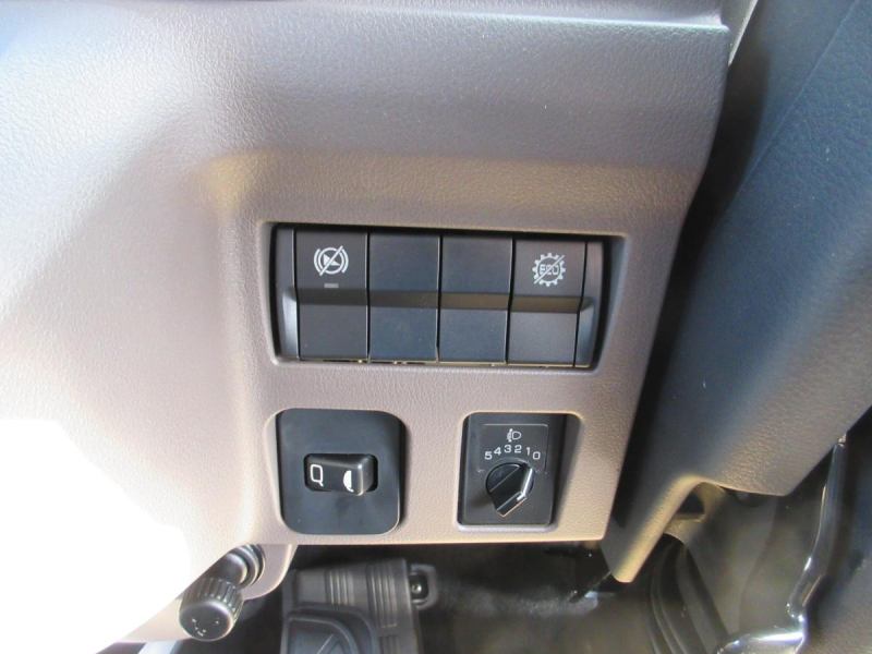 AT Wキャブ 平ボデー 垂直ゲート 積載2トン !!|中古トラックの販売・買取・査定のアイナビ