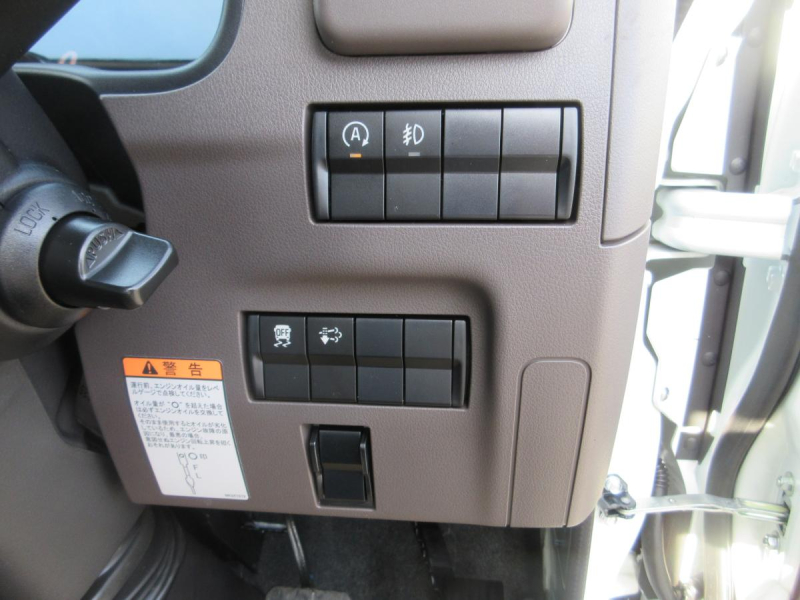 積載3トン ショート 高床 平ボデー 5速ミッション !!|中古トラックの販売・買取・査定のアイナビ