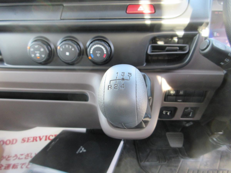 積載3トン ショート 高床 平ボデー 5速ミッション !!|中古トラックの販売・買取・査定のアイナビ