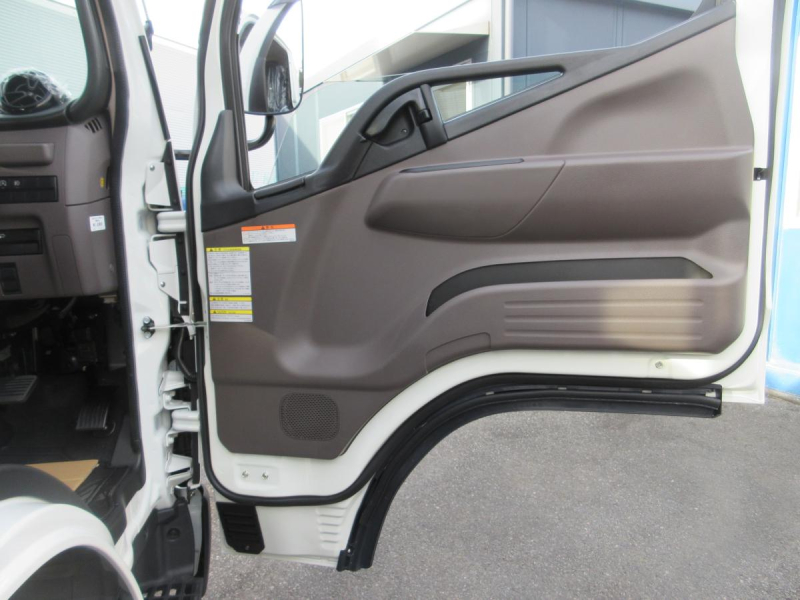 積載3トン 高床 平ボデー 5速ミッション ショート !!|中古トラックの販売・買取・査定のアイナビ